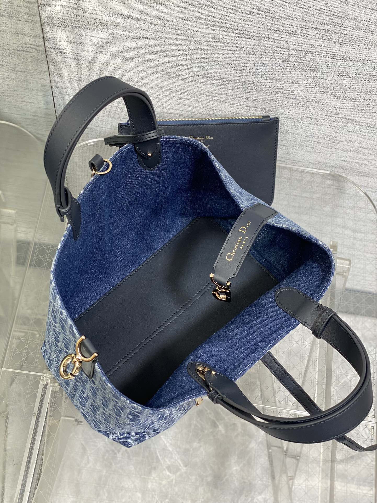 Dior Toujours Handbags Size 28.5*19*21