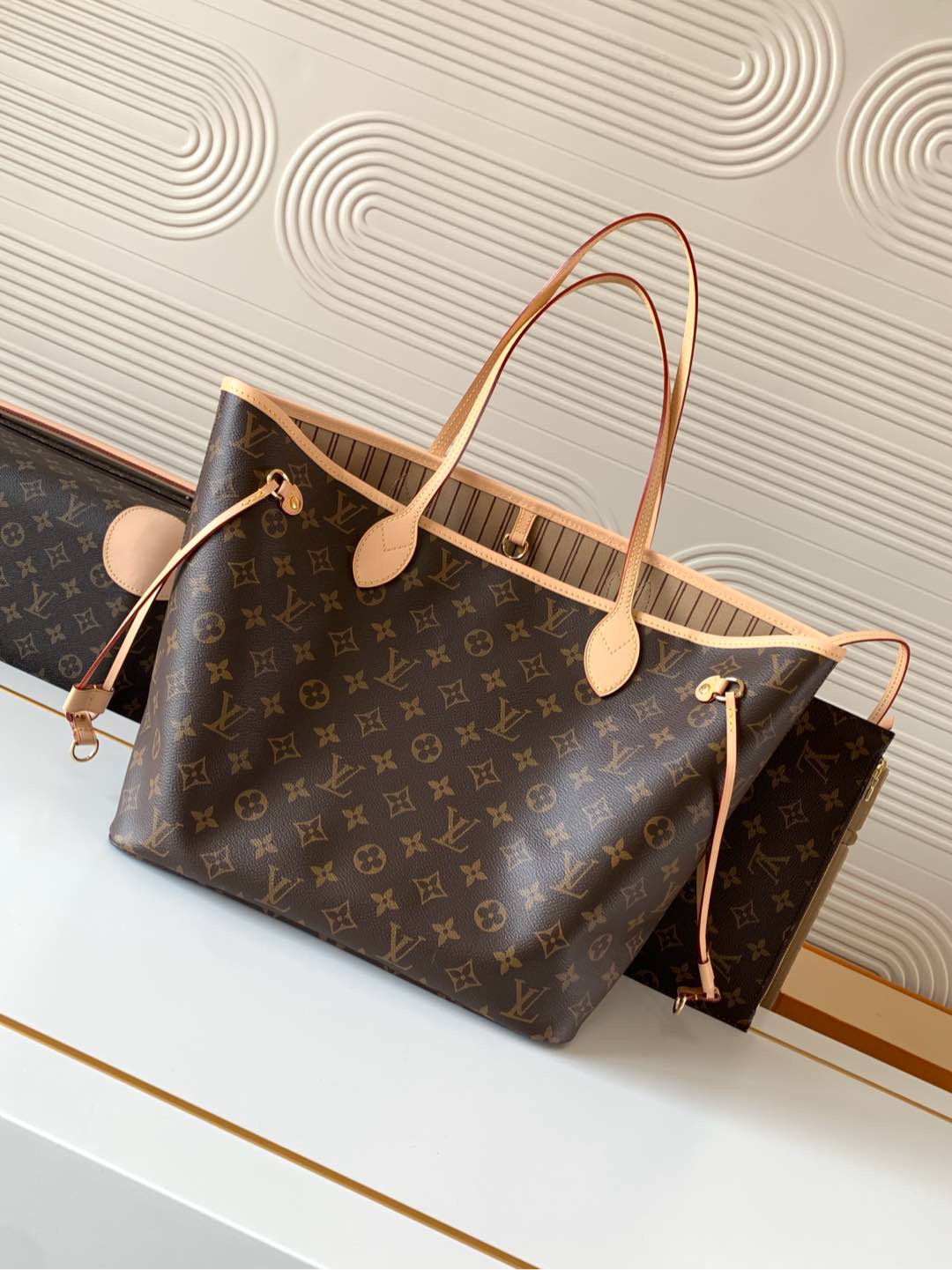 Louis Vuitton M46975 Neverfull MM Tote Bag Size 31*28*14cm