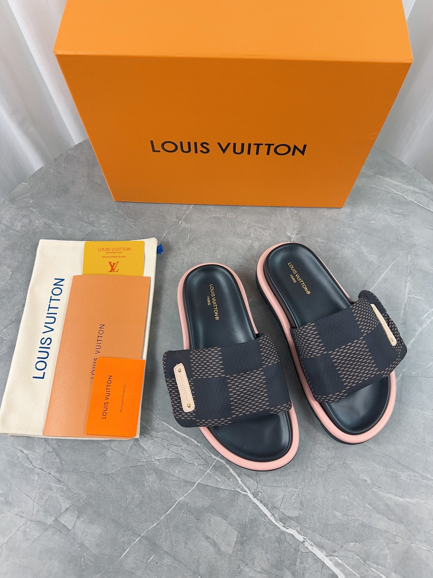 Louis Vuitton 2024ss Pool Pillow Comfort Slippers Size 36-45