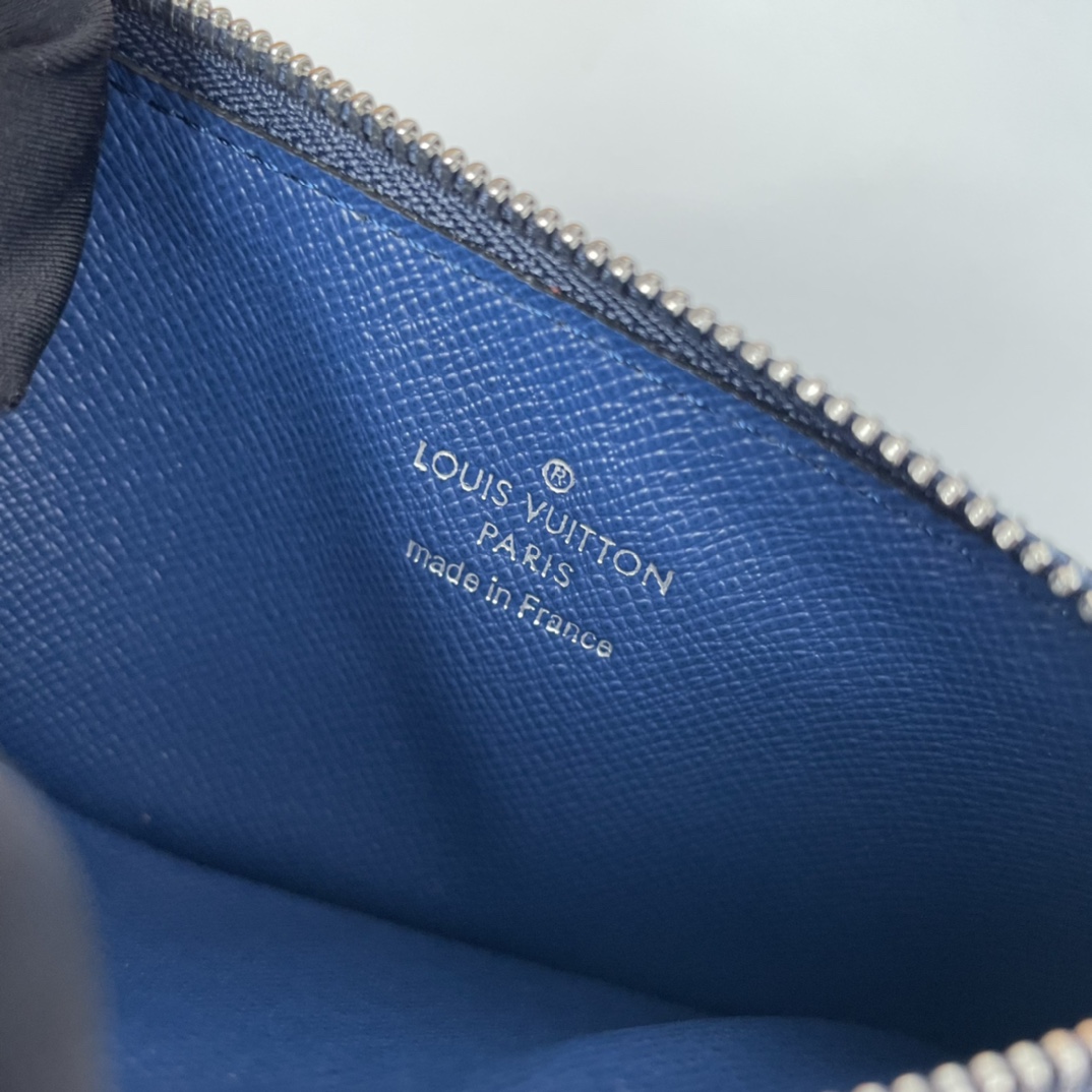 Louis Vuitton M64038 Card Holder Size 14*8cm