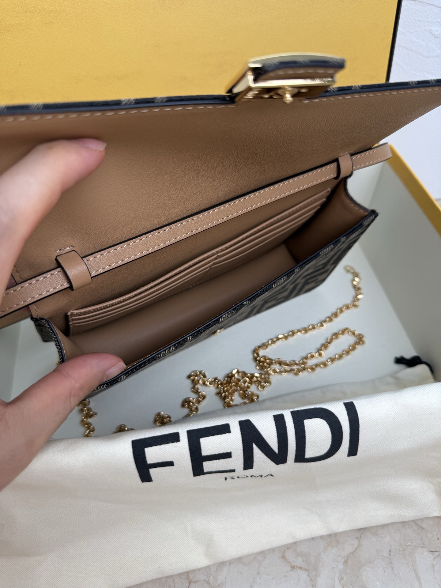 Fendi Shoulder Bags Size 21*11*5cm