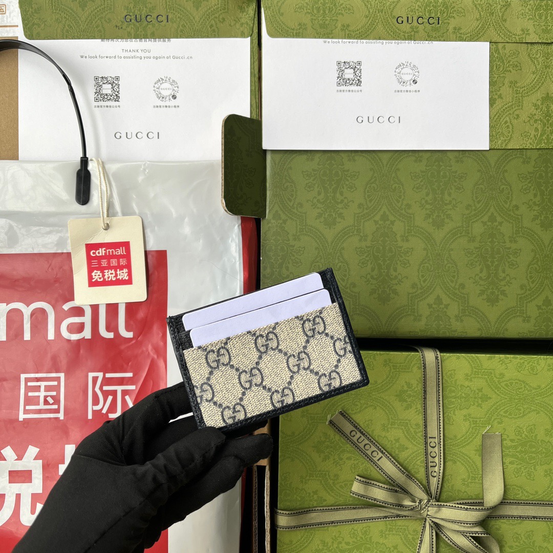 Gucci GG Card case with Interlocking Size 10*7cm Style: 673002