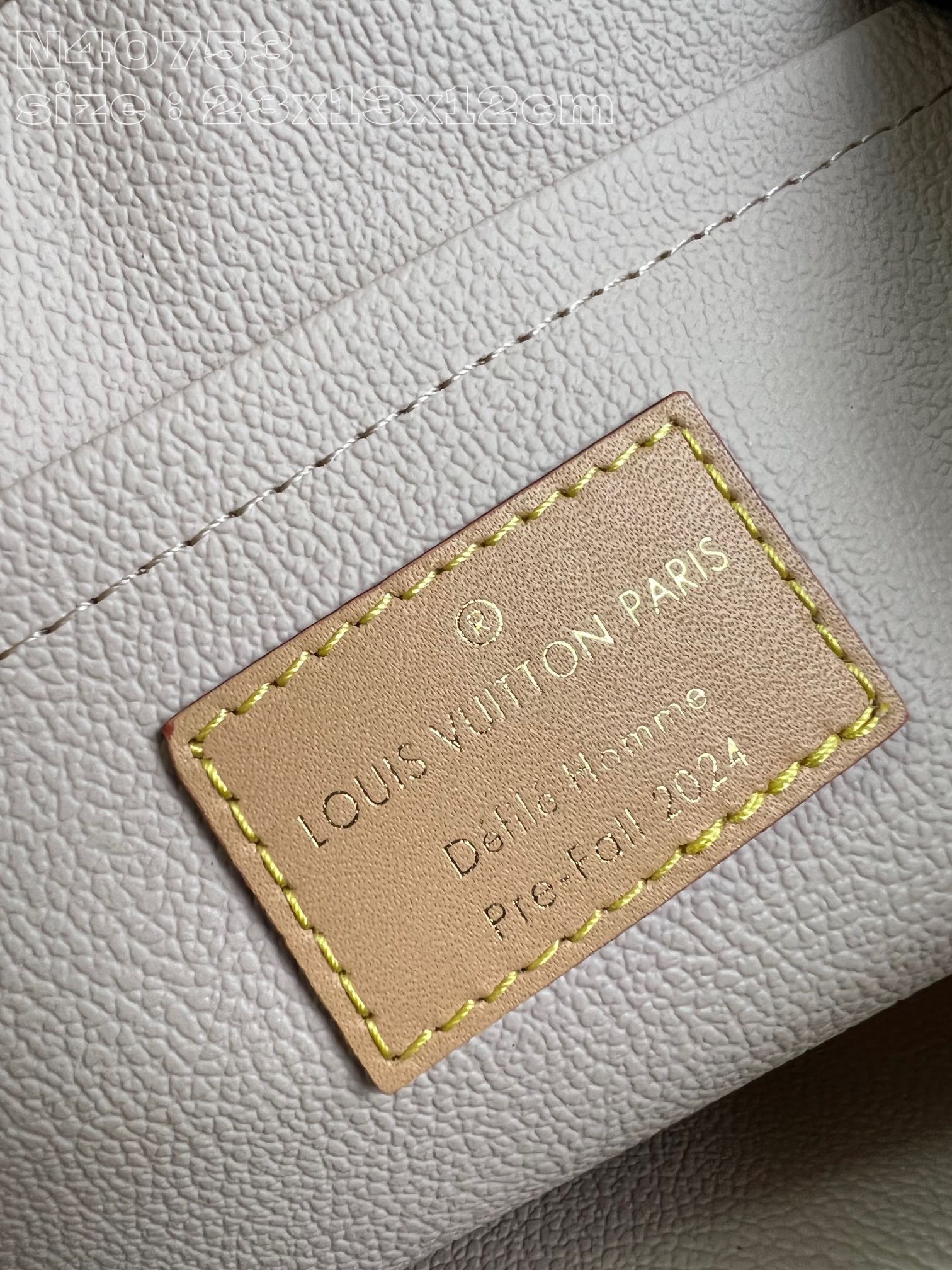 Louis Vuitton N40753 Locker Dopp Kit Bags Size 23*13*12cm