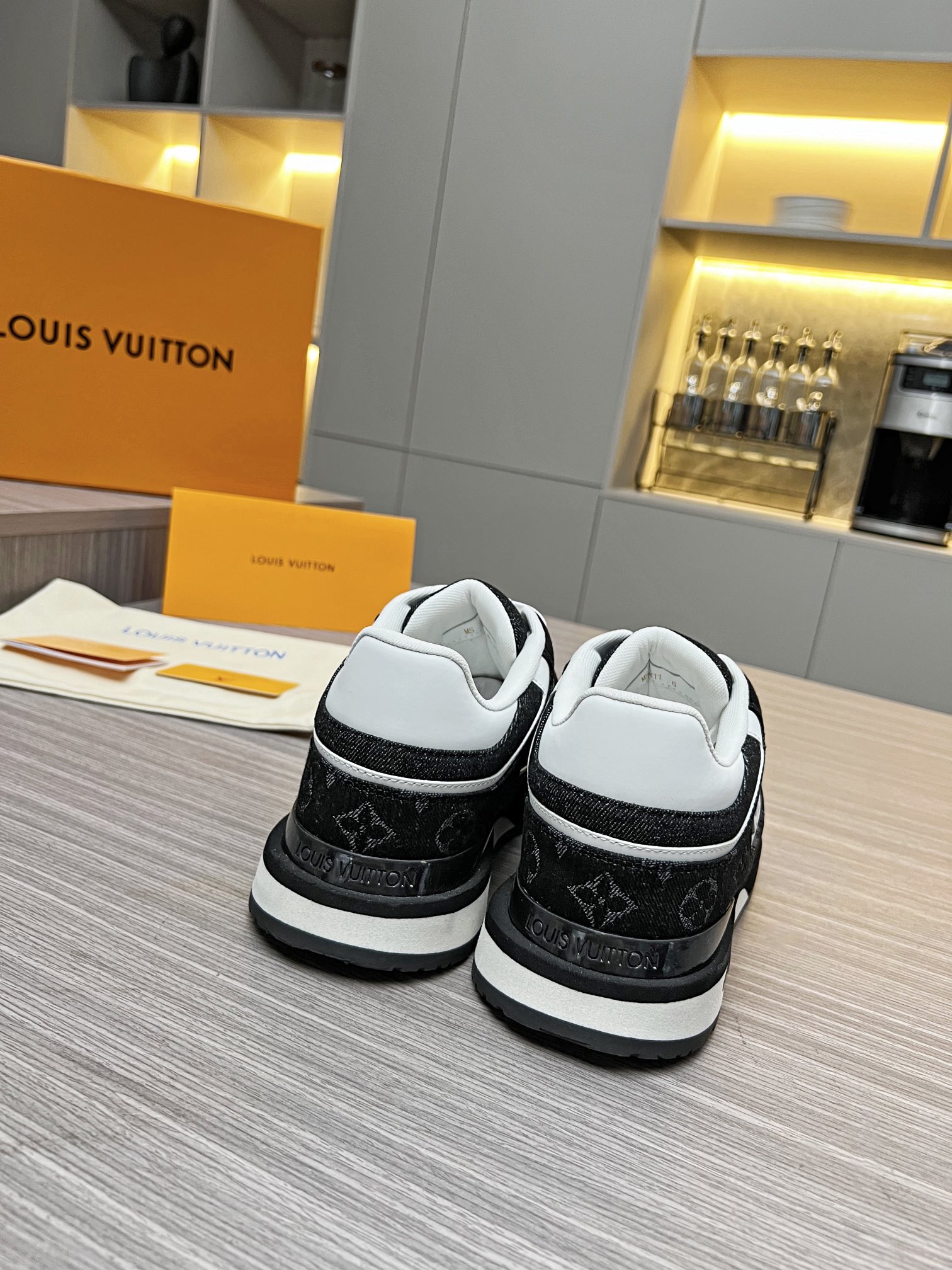 Louis Vuitton 2024ss Runaway Sneaker Size 40-46
