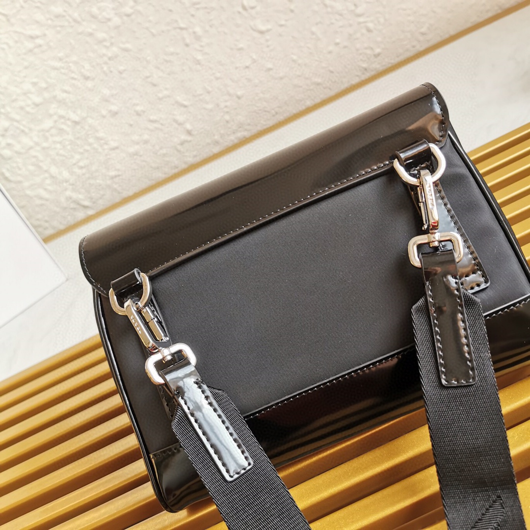 Prada 2VD044 Re-Nylon and Leather Shoulder Bags Size 20*15.5*4cm