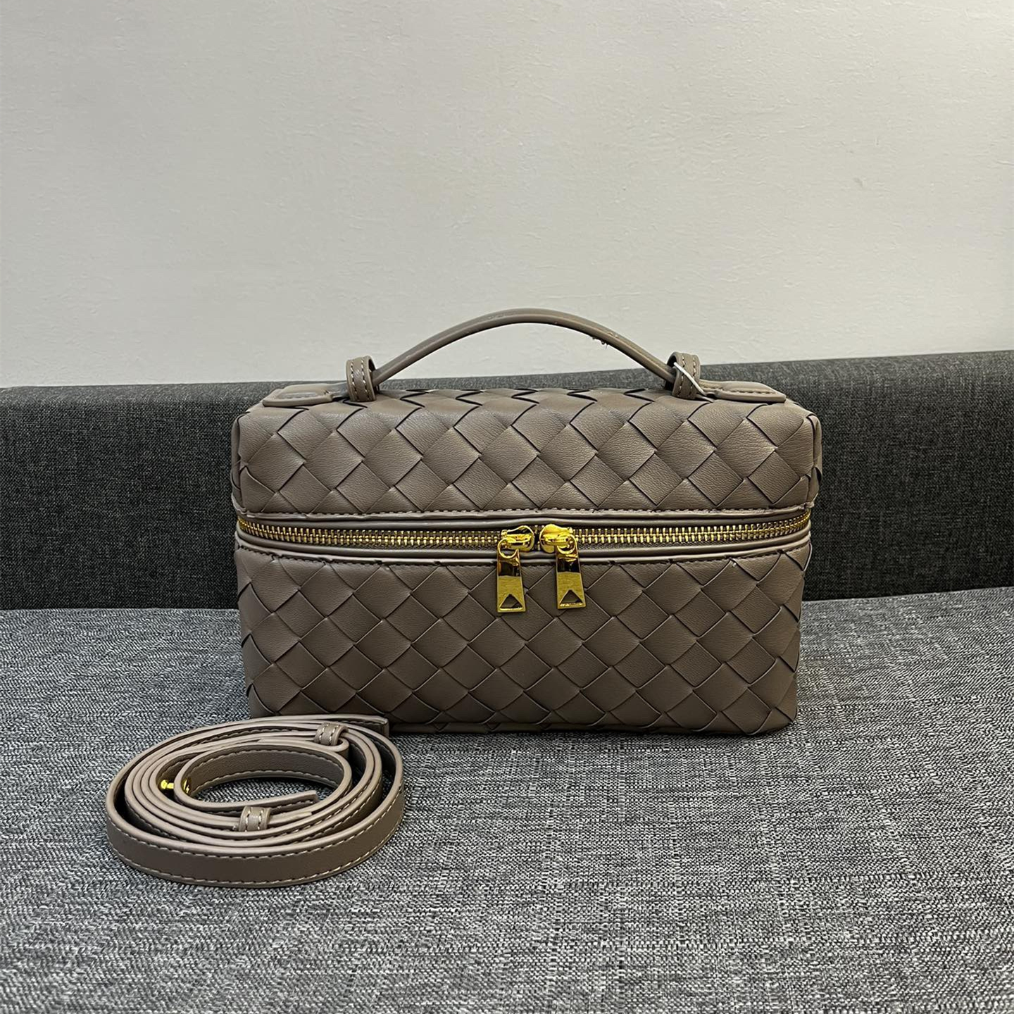 Bottega Veneta Vanity Case Shoulder Bags 24*13*6cm