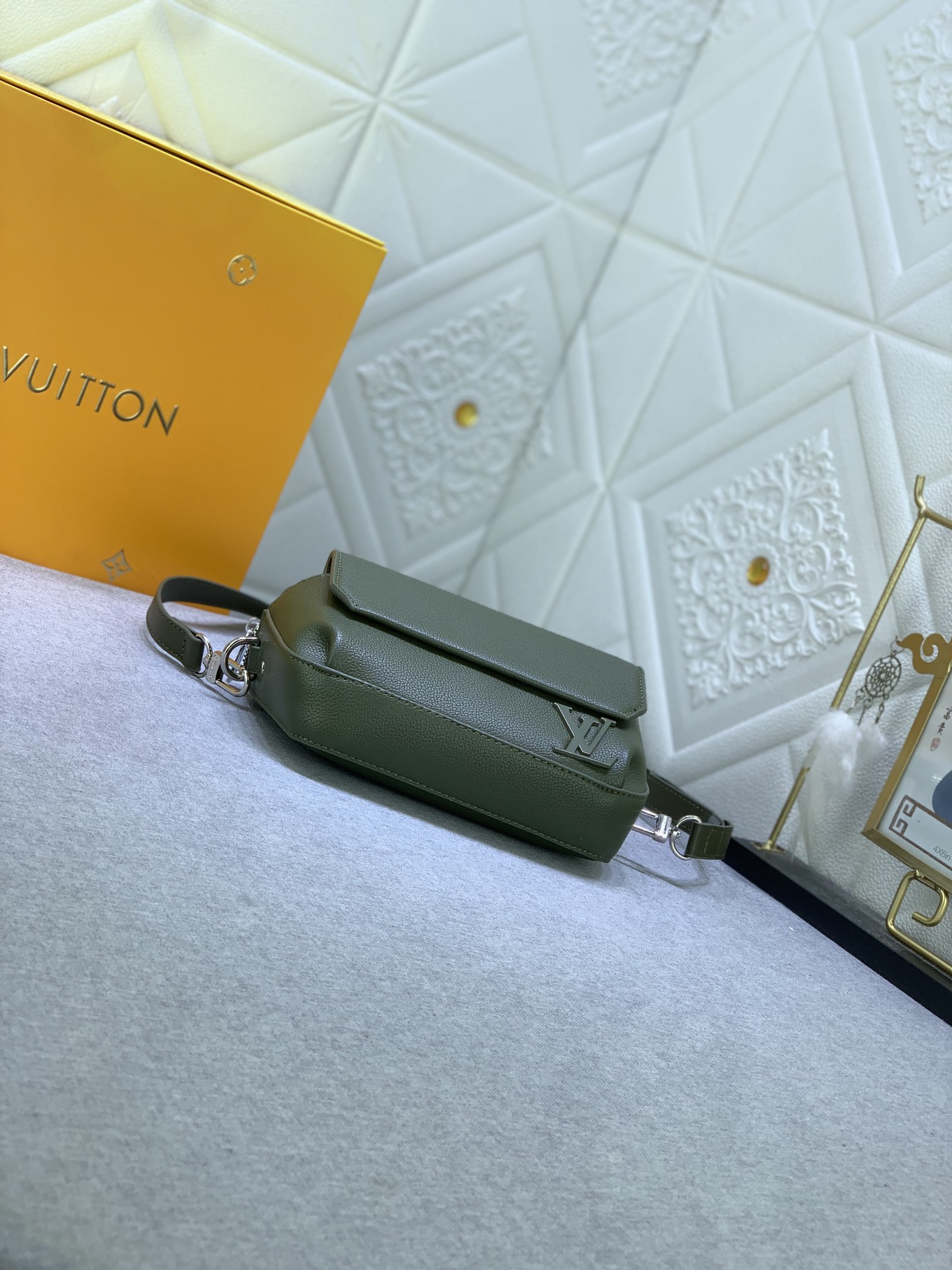 Louis Vuitton M83560 Pilot Shoulder Bags Size 20*12*5cm