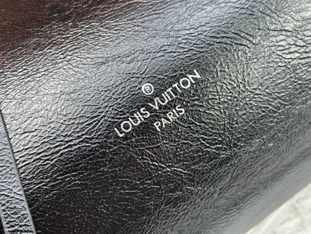 Louis Vuitton M24861 CarryAll Cargo Shoulder Bags Size 33*23*15cm