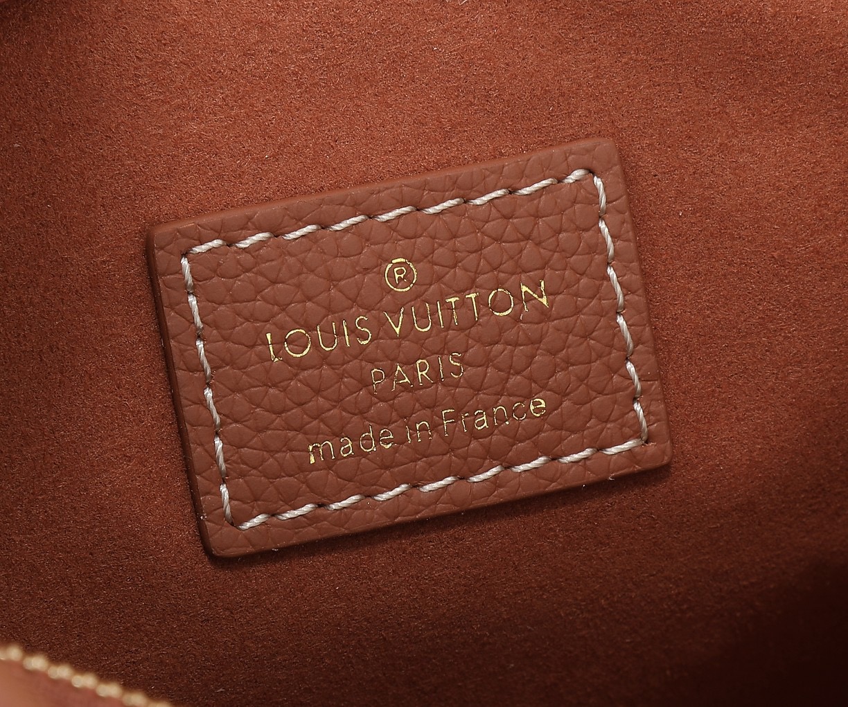 Louis Vuitton M24885 Low Key Shoulder Bag Size 26*18*7cm