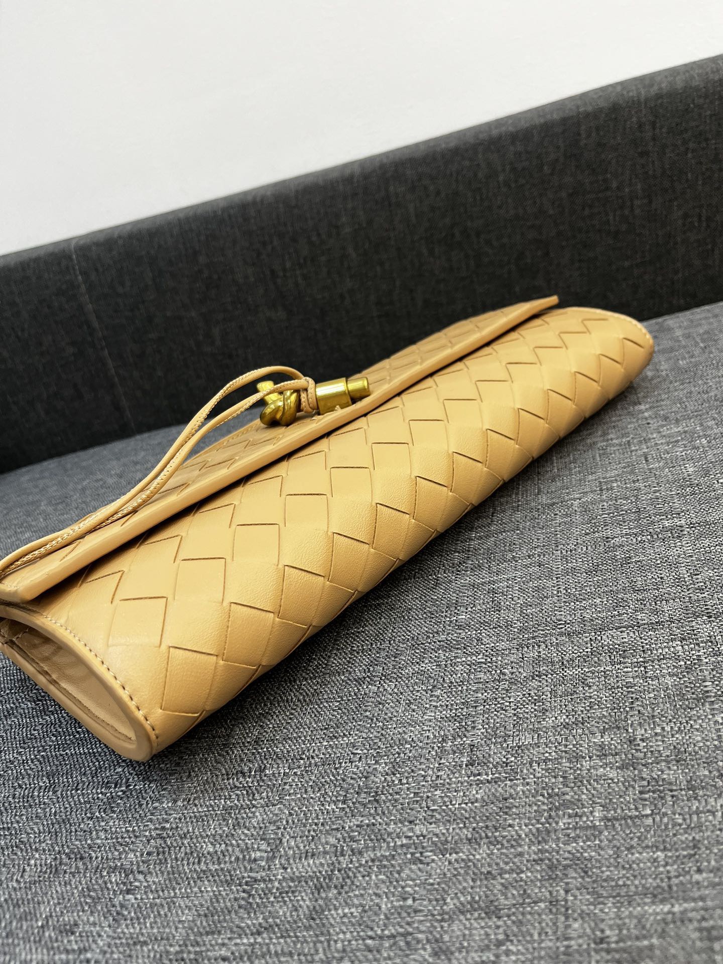 Bottega Veneta Andiamo Clutch 30*13*4cm