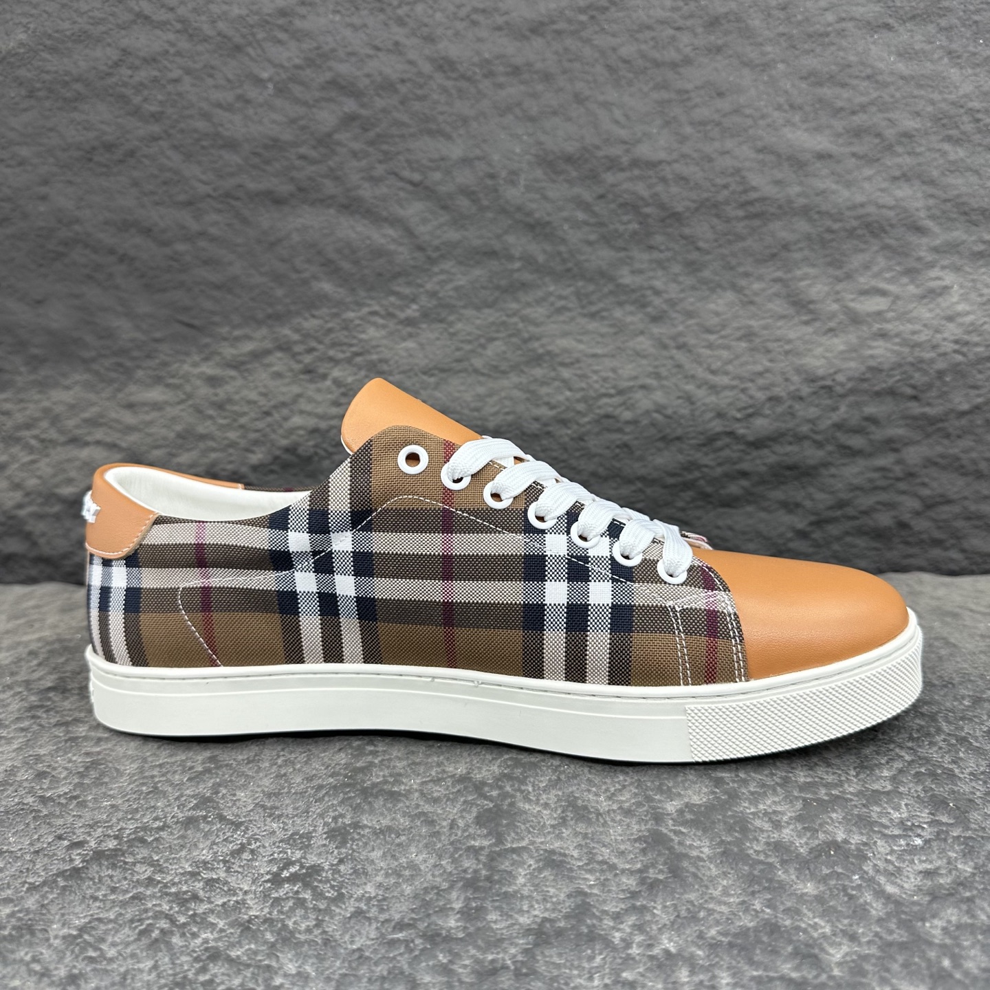 Burberry Sneaker Size 36-46