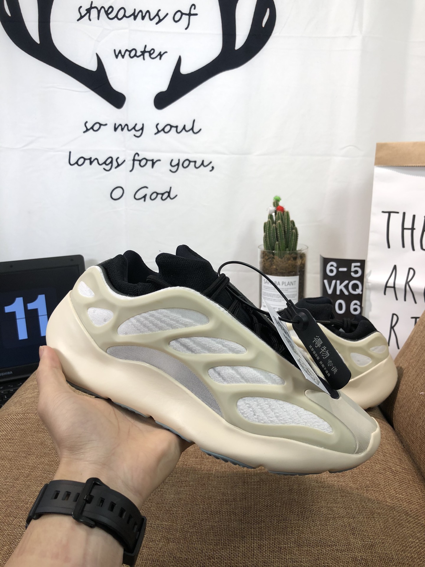 Yeezy 700 V3  Azael  Mens/Women's Sneakers Shoes 36 - 45