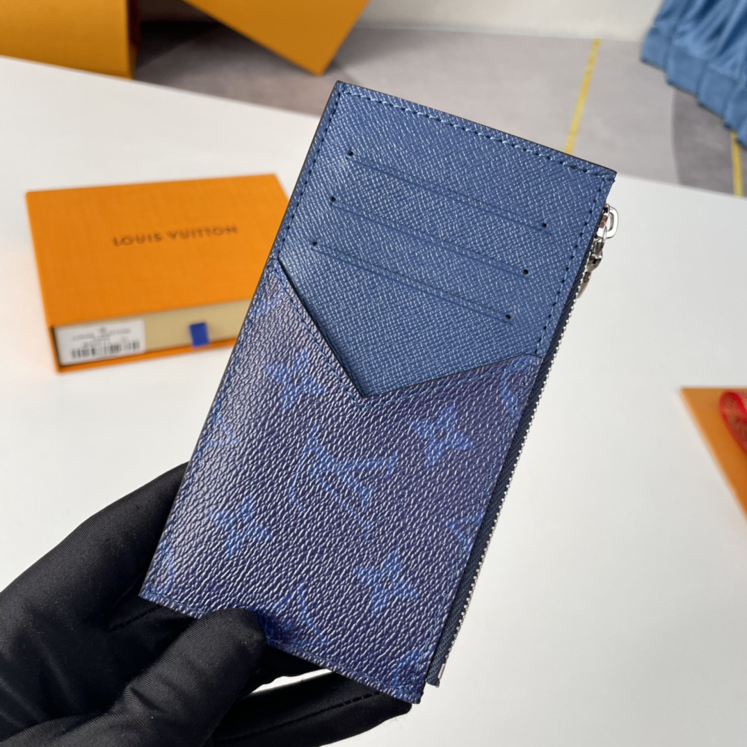 Louis Vuitton M64038 Card Holder Size 14*8cm