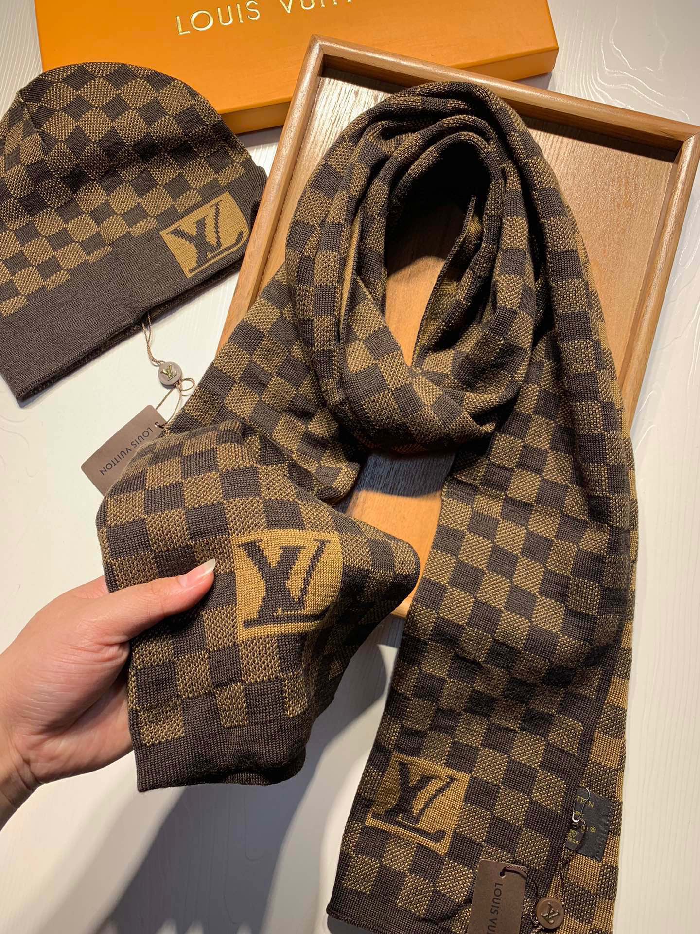 Louis Vuitton Knitted Hat+Scarf