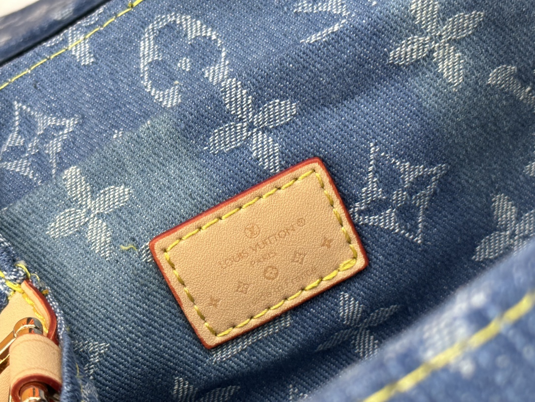 Louis Vuitton M45859 Favorite Denim Cowboy Shoulder Bags Size 24*14*9cm