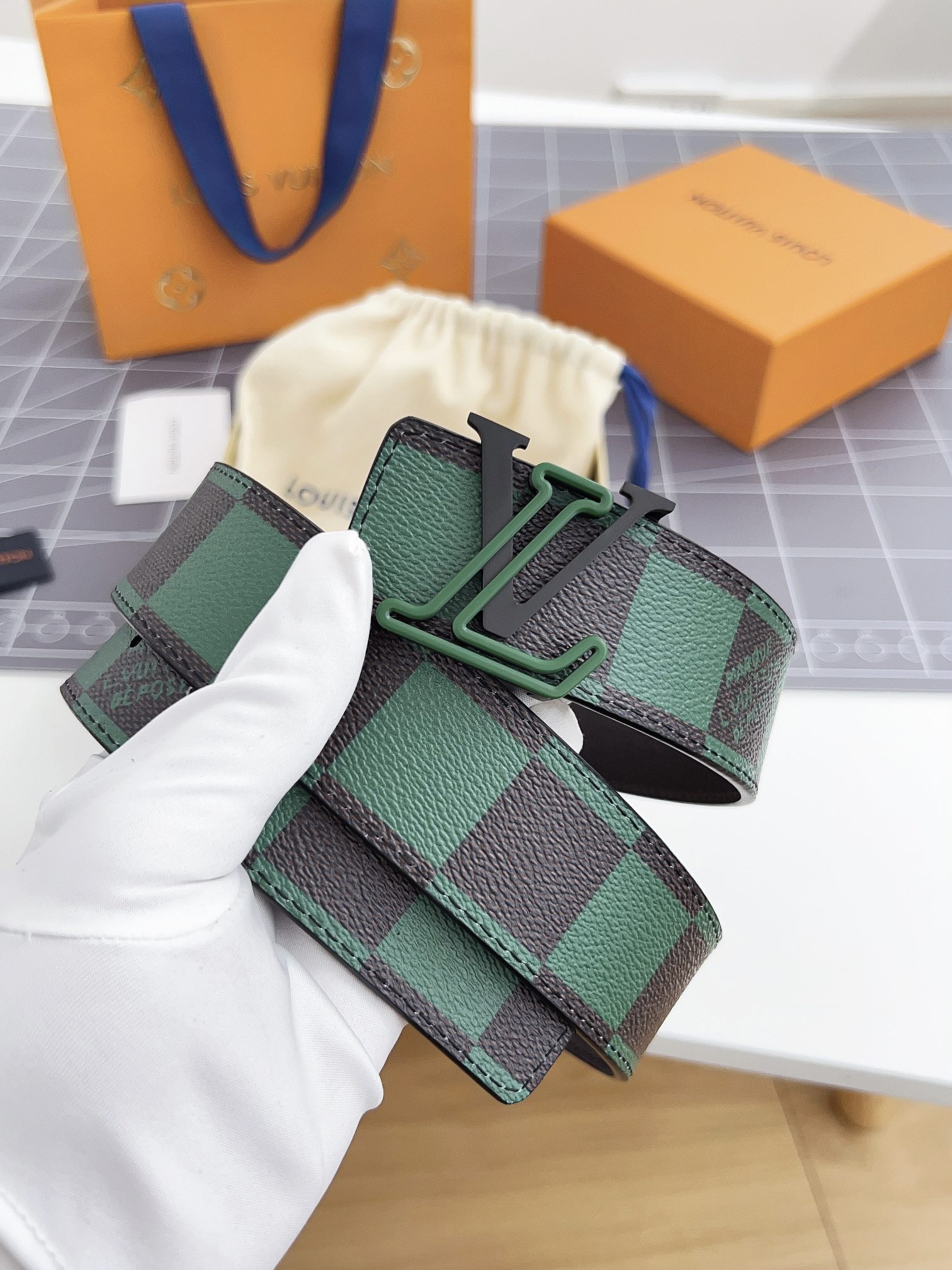 Louis Vuitton Men Belt Width 4cm