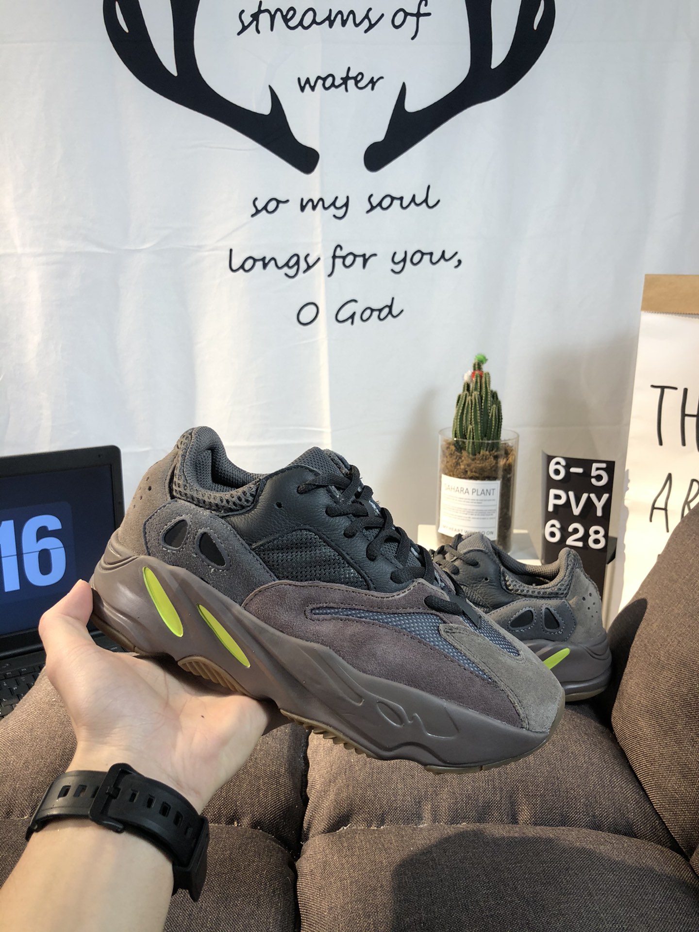 Yeezy 700 Boost Mens/Women's Sneakers Shoes 36 - 45