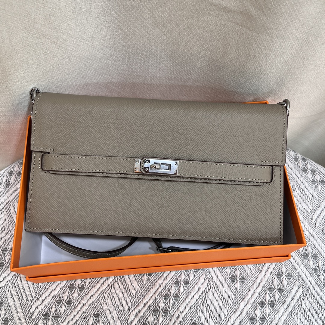 Hermes Elan Shoulder Bags Size 24cm