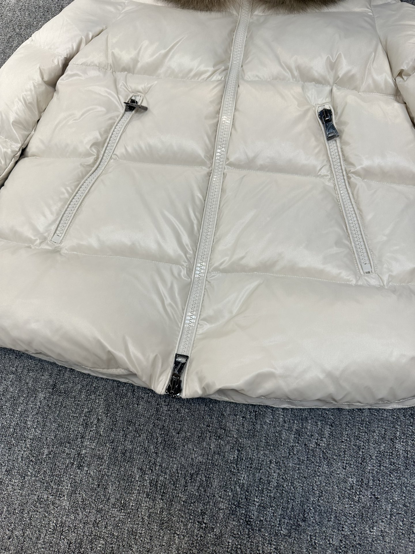 Moncler Avoce Women Down Jacket Size S-XL