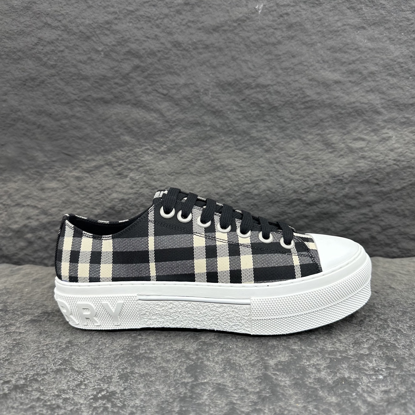 Burberry Sneaker Size 36-45