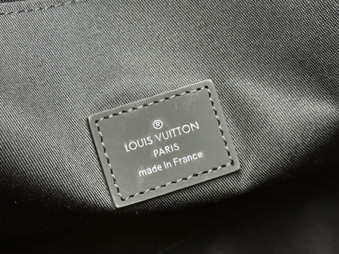 Louis Vuitton M62291 Pochette apollo Clutch Bags Size 34*25*2cm