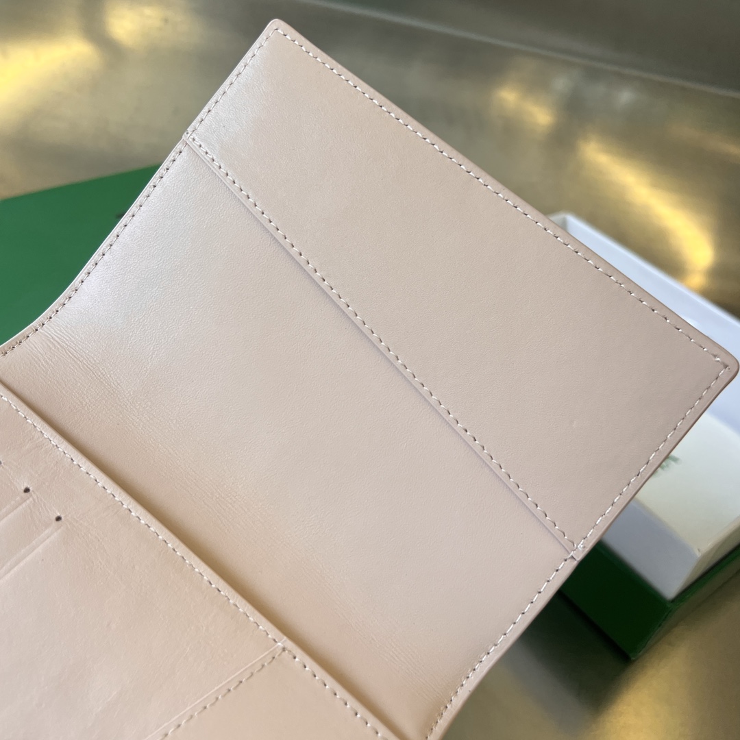 Bottega Veneta Card Holder Size 13*10cm