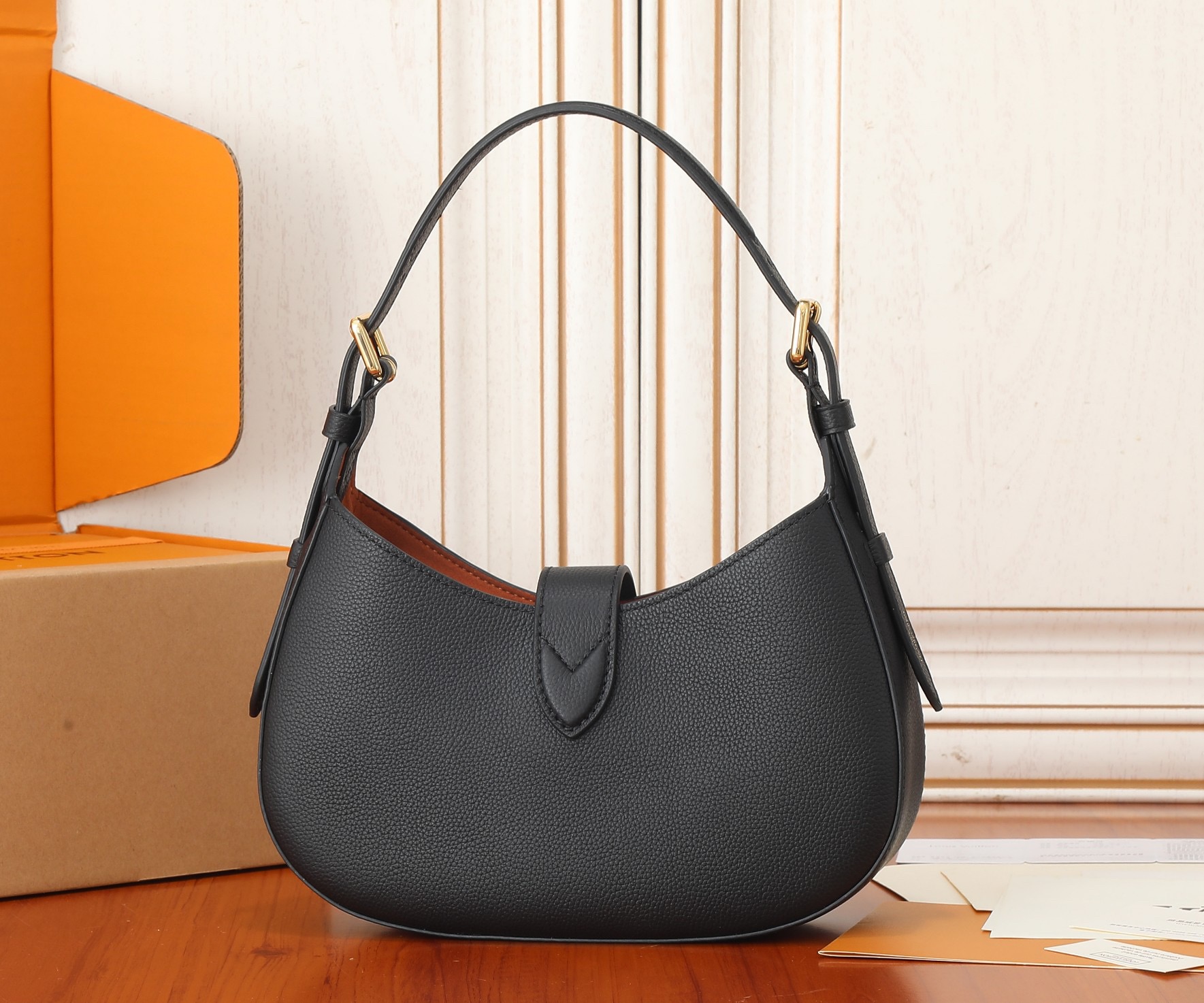 Louis Vuitton M24611 Low Key Shoulder Bag Size 26*18*7cm