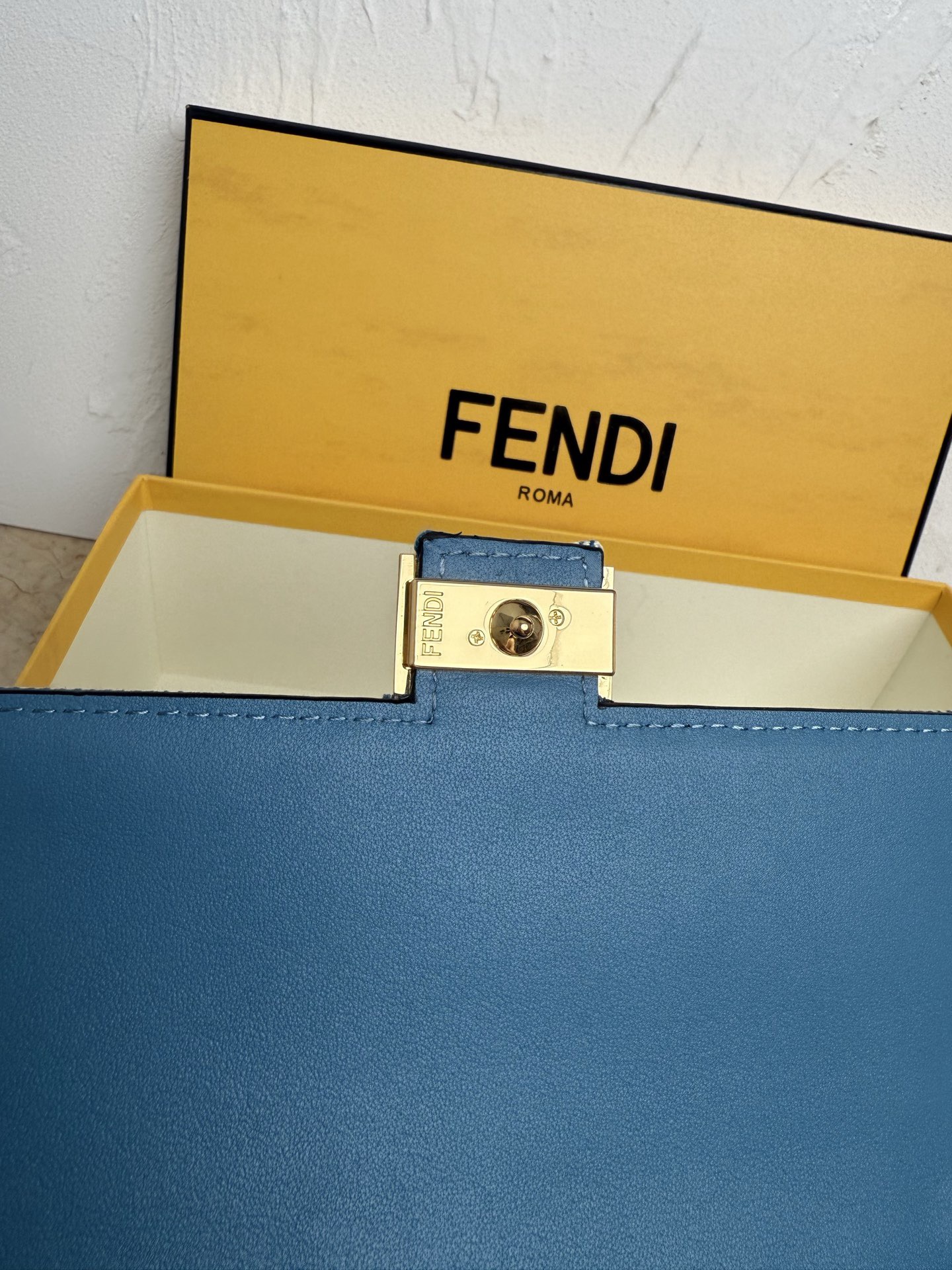 Fendi Shoulder Bags Size 21*11*5cm