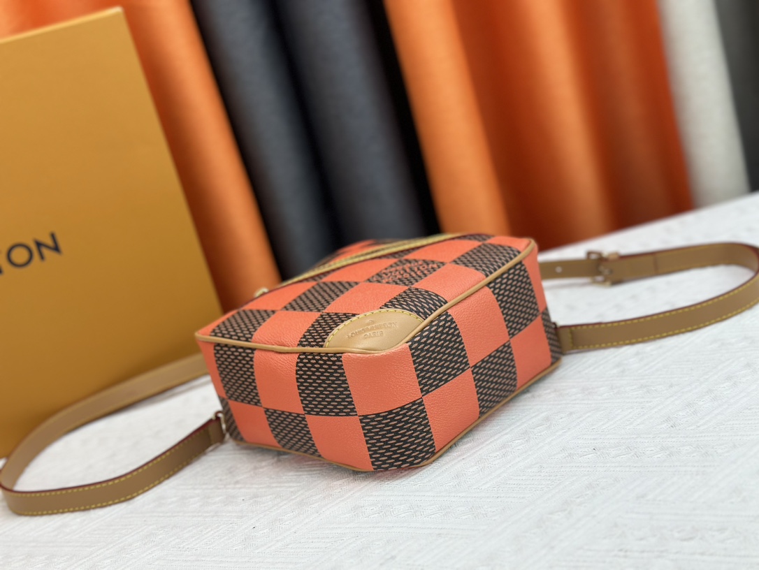 Louis Vuitton N40548 Shoulder Bags Size 20cm