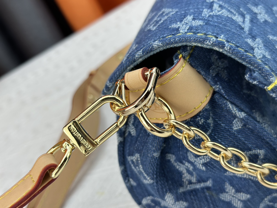 Louis Vuitton M45859 Favorite Denim Cowboy Shoulder Bags Size 24*14*9cm