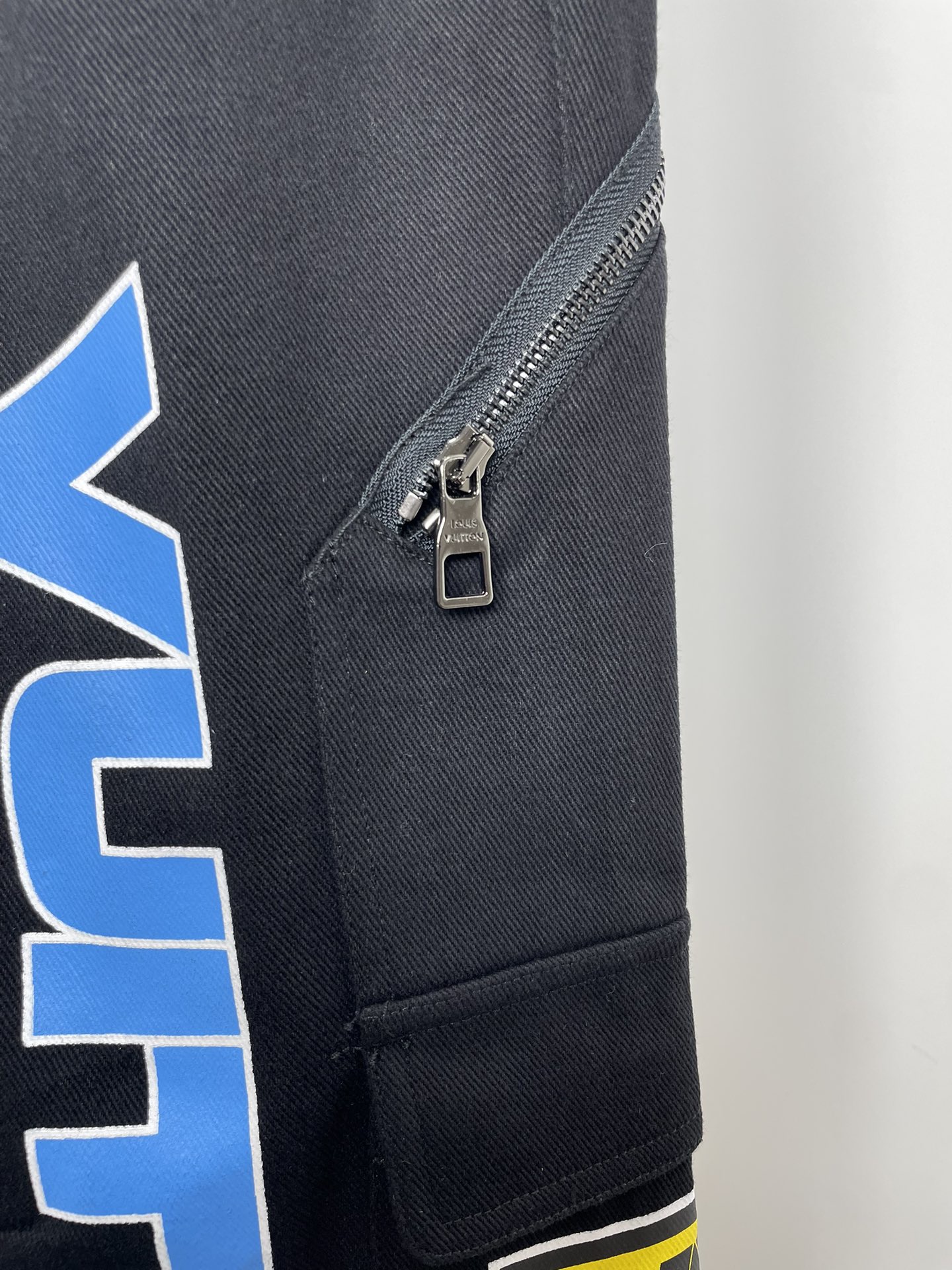 Louis Vuitton Unisex Jeans Size S-XL