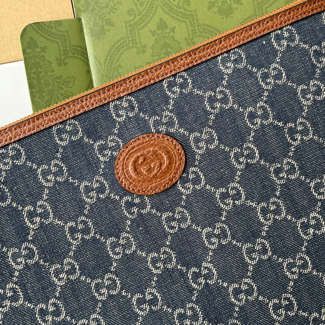 Gucci Pouch with Interlocking G Size 30.5*21*1.5cm Style 672953