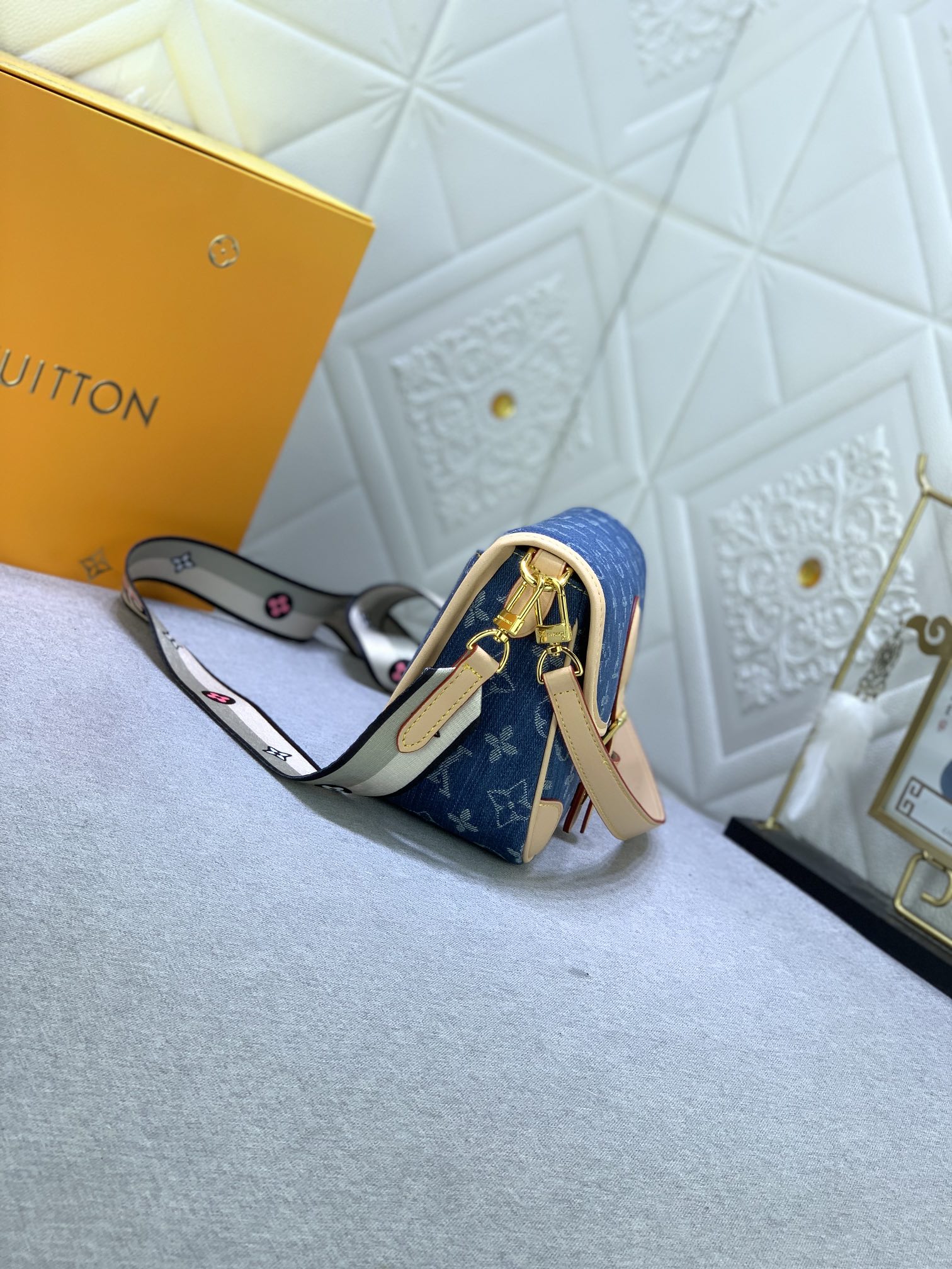 Louis Vuitton M45985 Diane Denim Cowboy Shoulder Bags Size 25*9*15cm