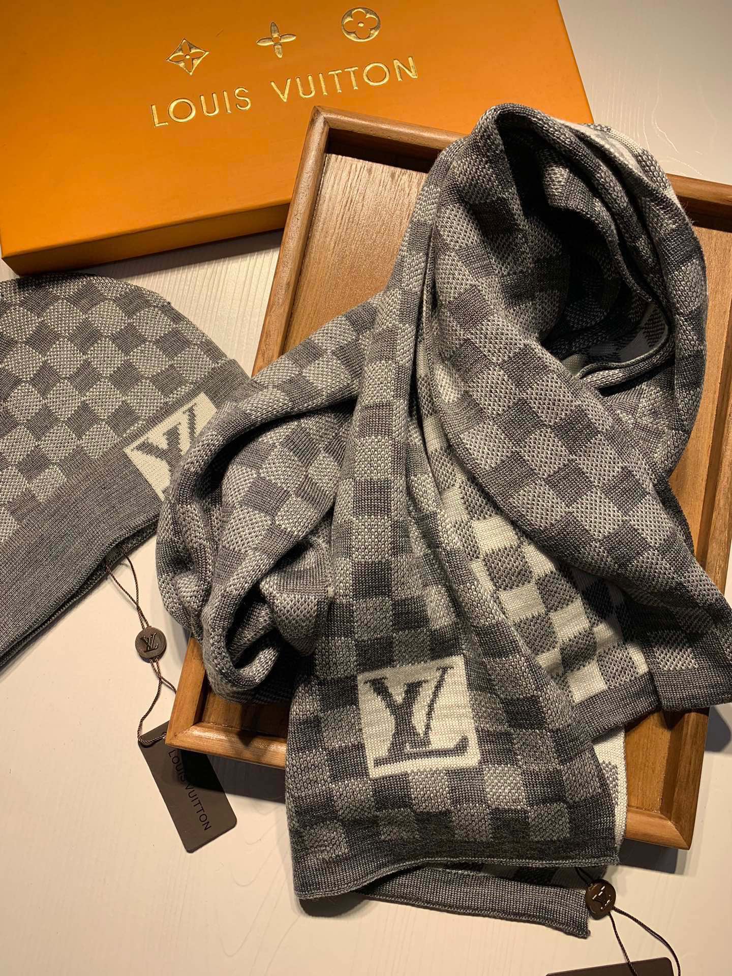 Louis Vuitton Knitted Hat+Scarf