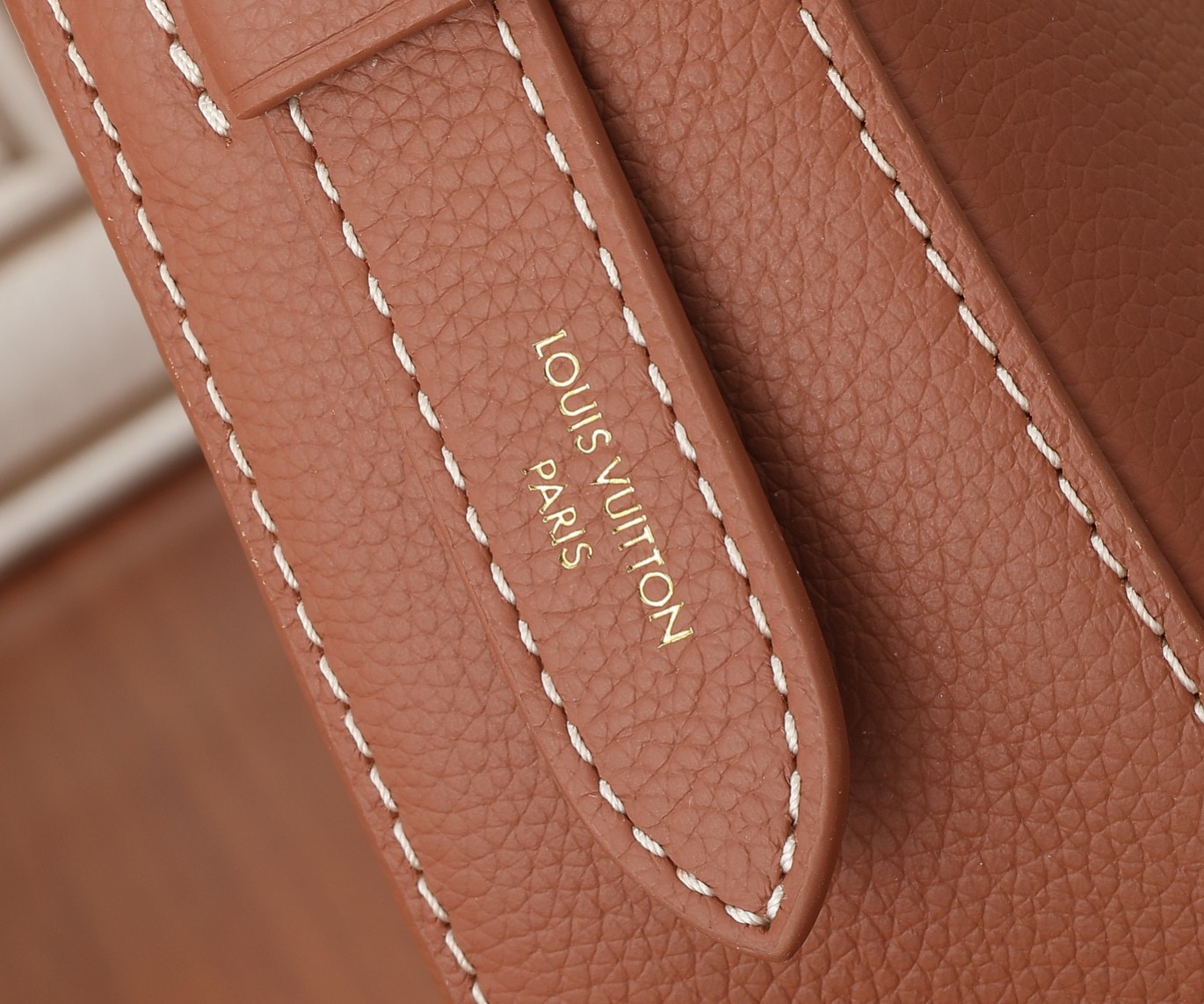 Louis Vuitton M24885 Low Key Shoulder Bag Size 26*18*7cm