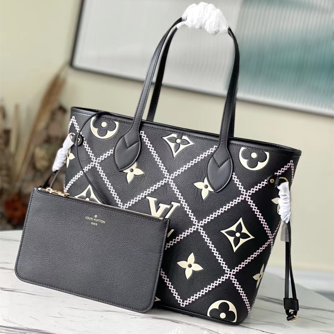 Louis Vuitton M46040 2022 Women Handbag 31*28*14cm