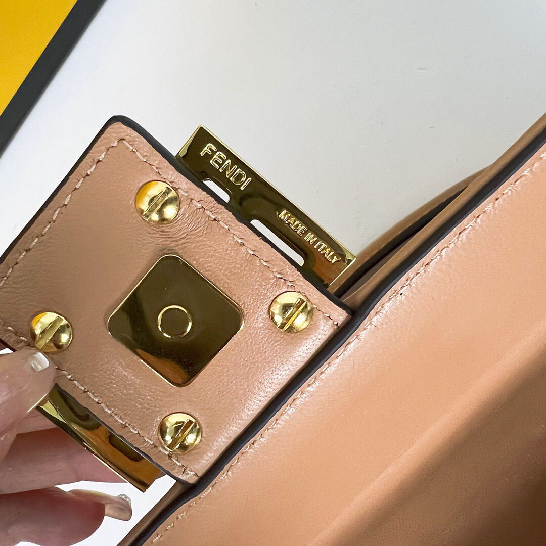 Fendi Baguette Women Shoulder Bags 27*6*15cm