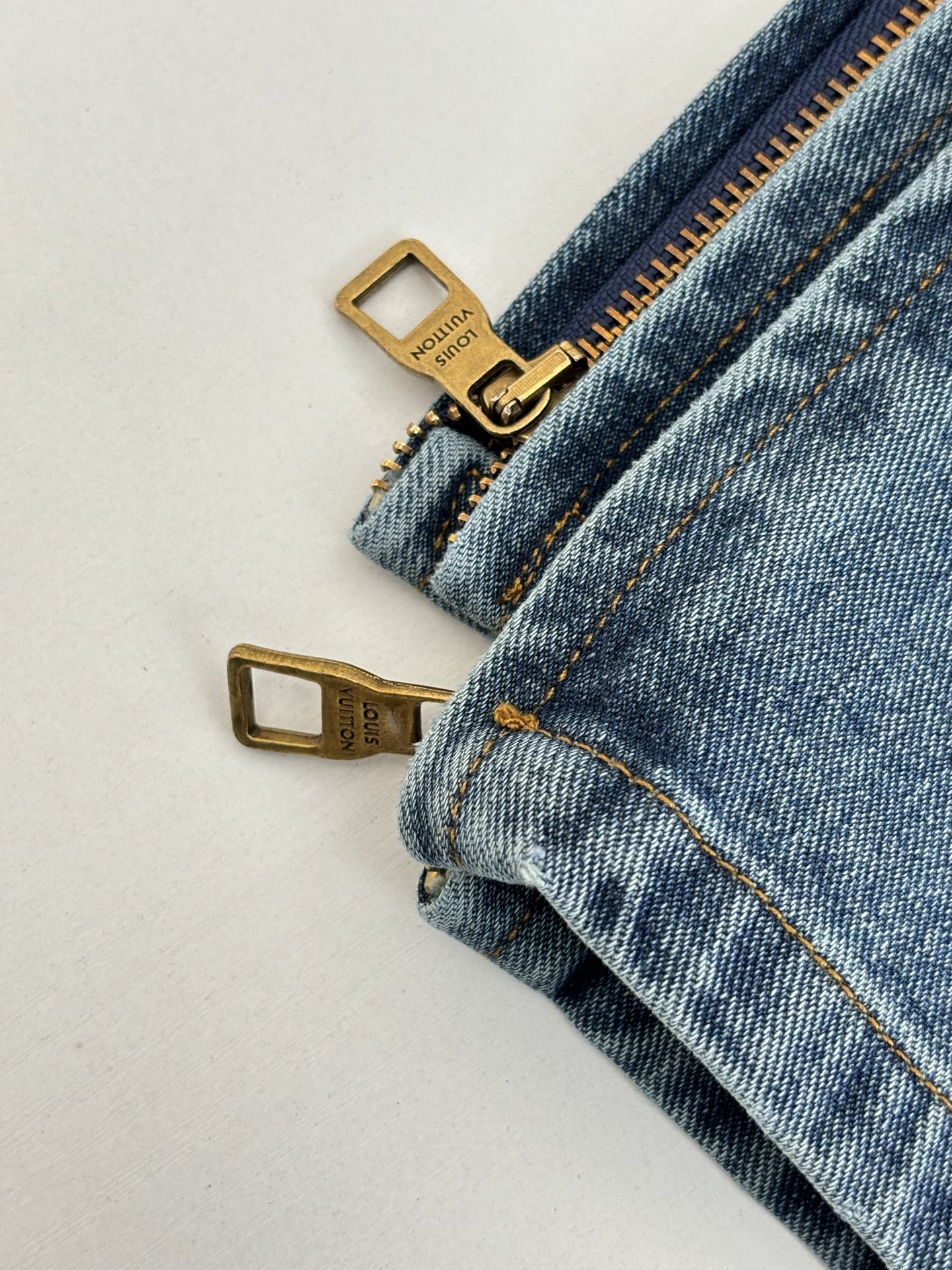 Louis Vuitton Unisex Jeans Size S-XL