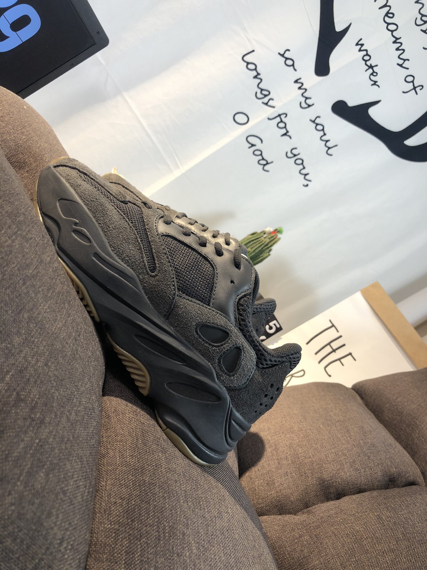 Yeezy 700 Boost Mens/Women's Sneakers Shoes 36 - 45
