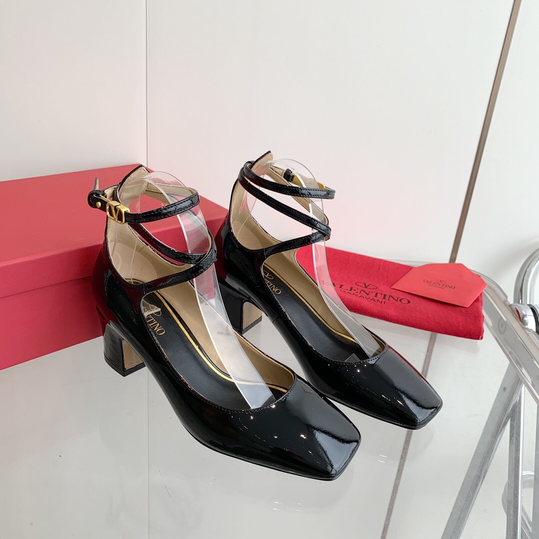 Valentino Garavani Tan-Go Patent Leather Pumps Size 35-41 3-Color