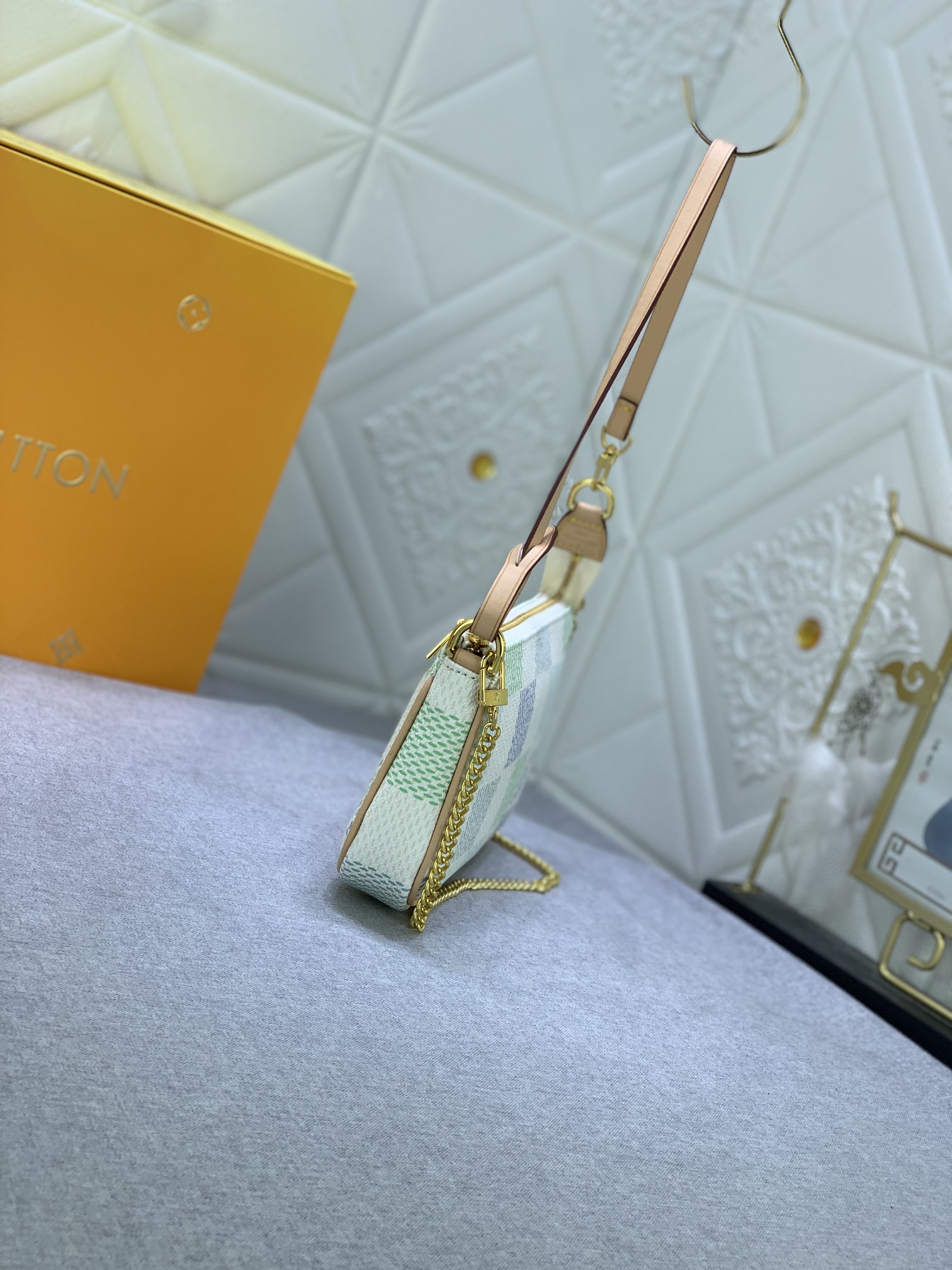 Louis Vuitton N40642 Pochette Accessoires Shoulder Bags Size 23*13*4cm