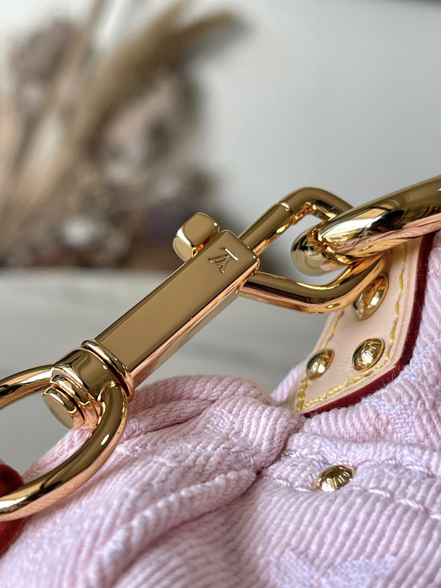 Louis Vuitton M13347 Women Shoulder Bag Size 27*18*3cm