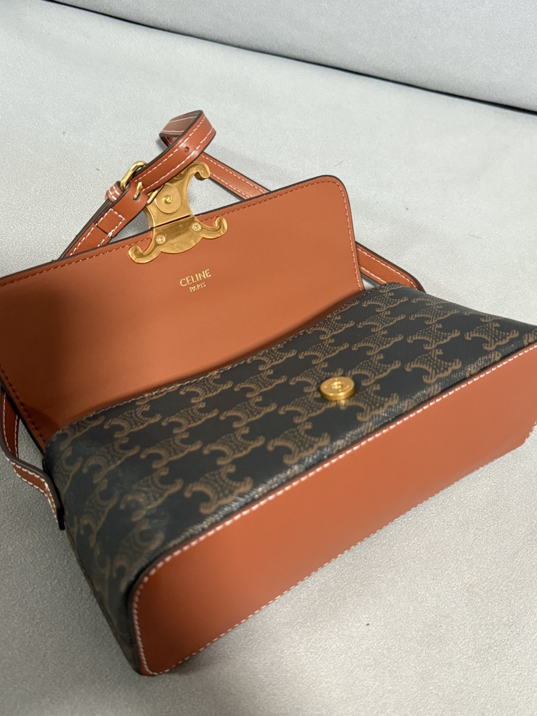 Celine 25ss Lulu Shoulder Bags Size 24*11.5*8cm