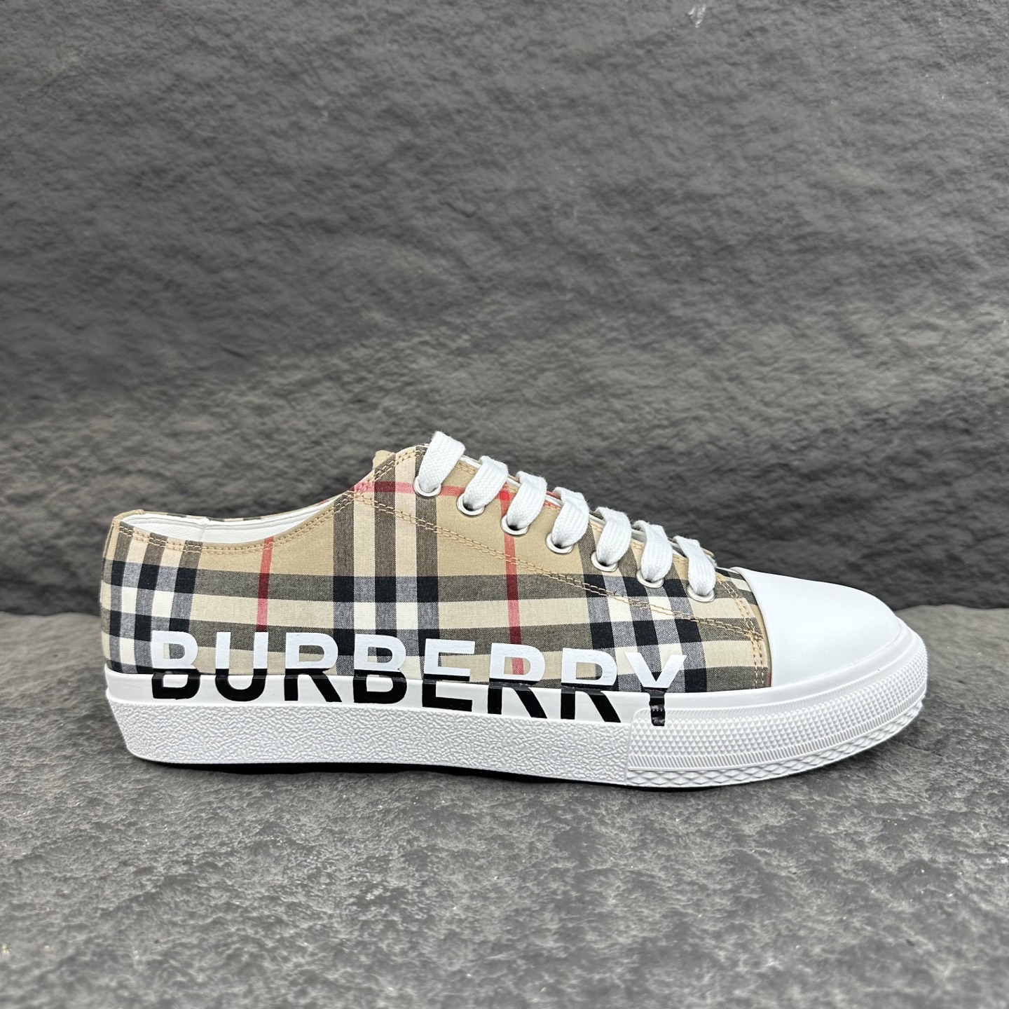 Burberry Sneaker Size 36-46