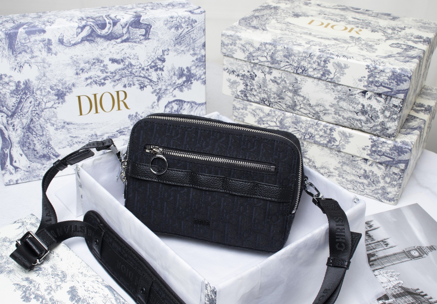 Dior Mens Shoulder Bags 22*15*5cm