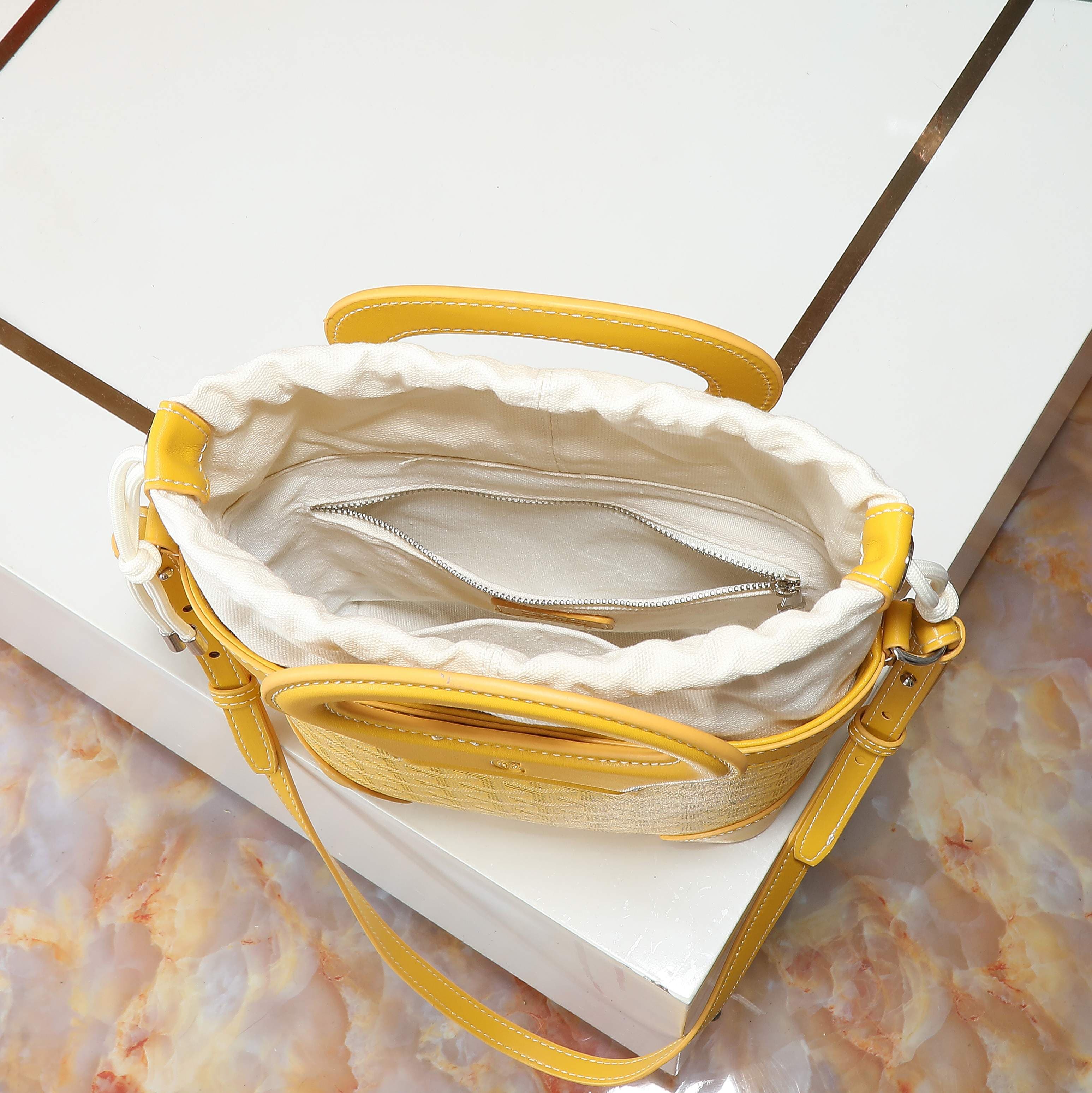 Goyard Beluga Shoulder Bags Size 23*18.5*8cm