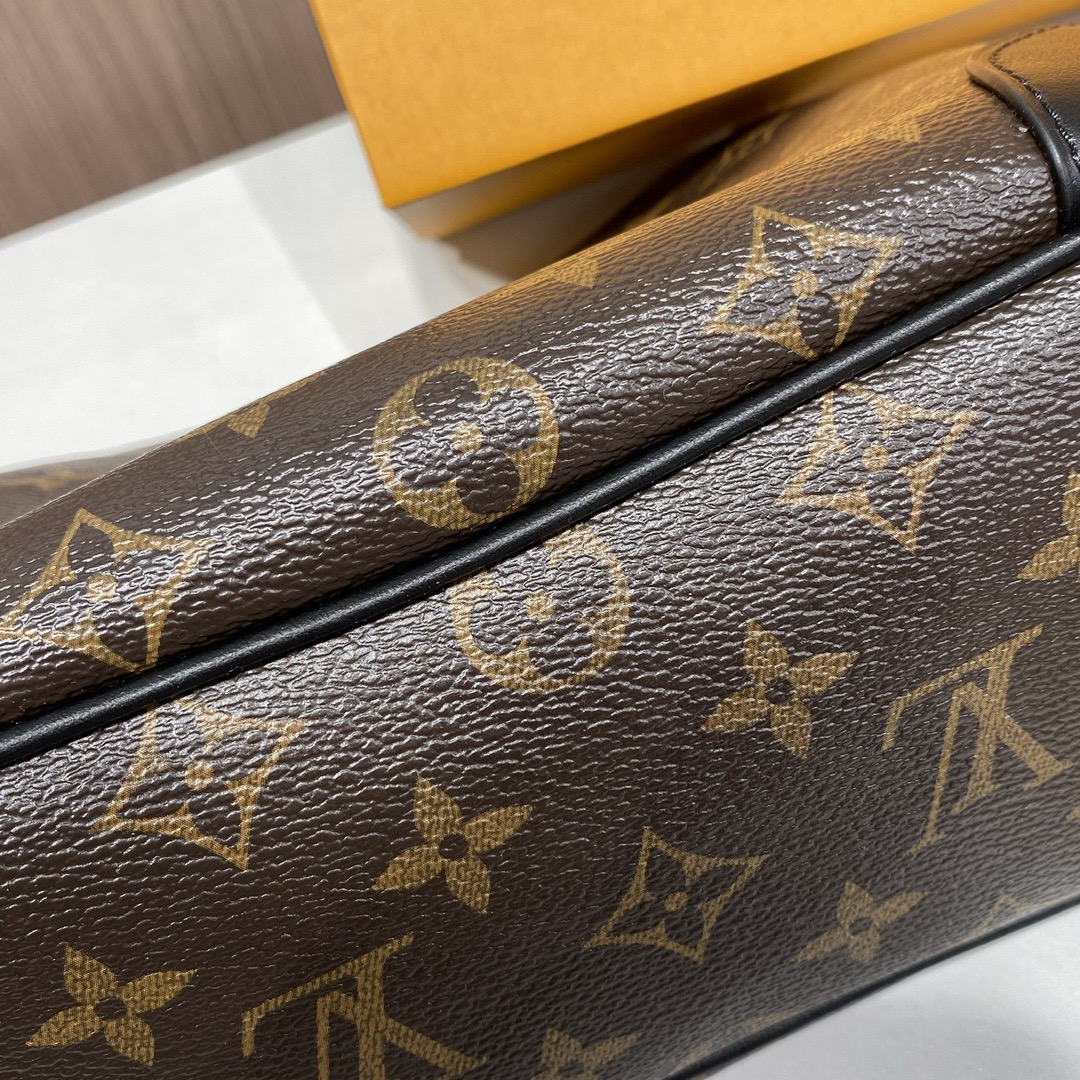 Louis Vuitton M45831 Odeon Monogram Women Bags Size 29*16*9.5cm