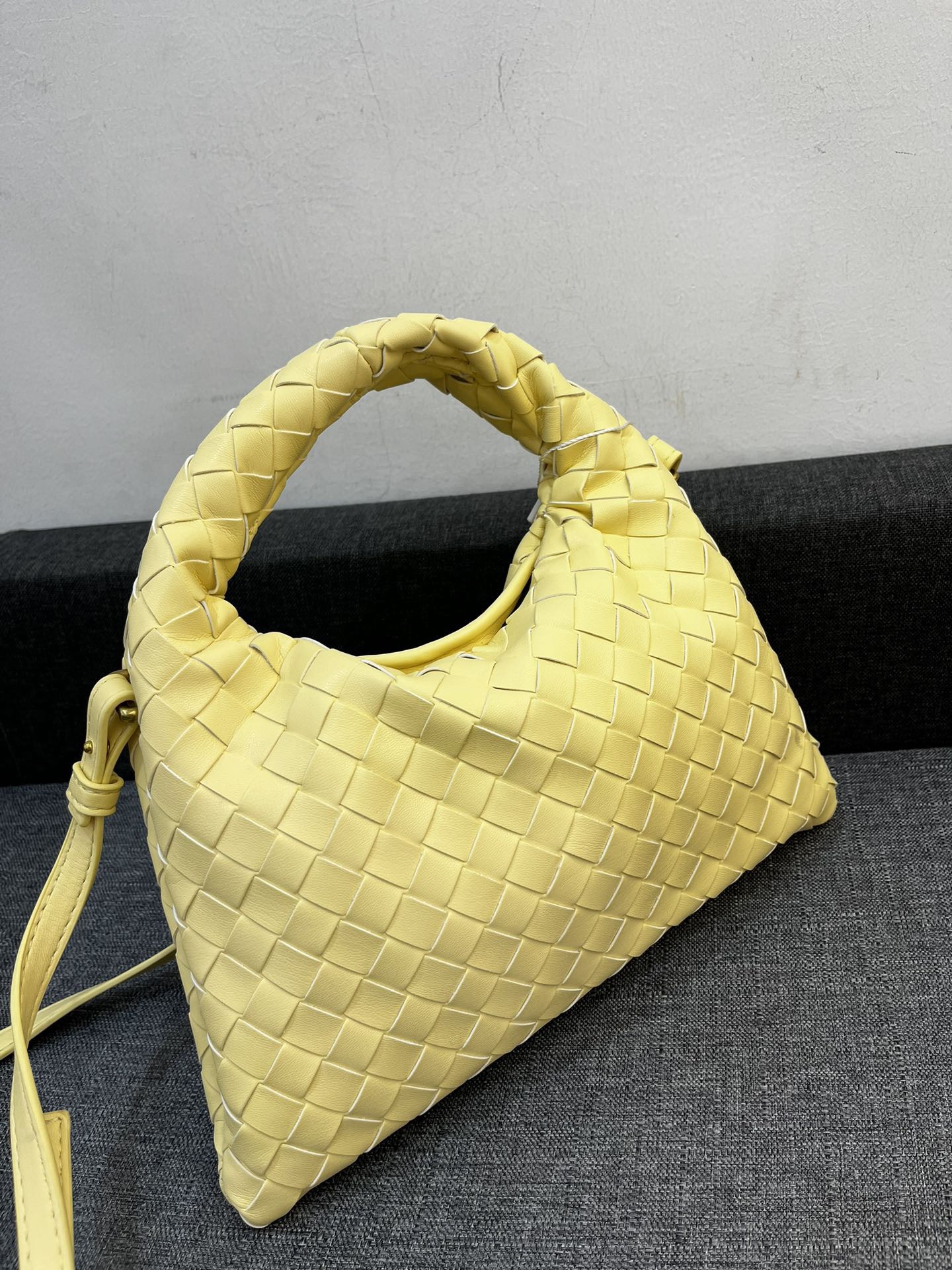 Bottega Veneta HO Shoulder Bags 28*17cm