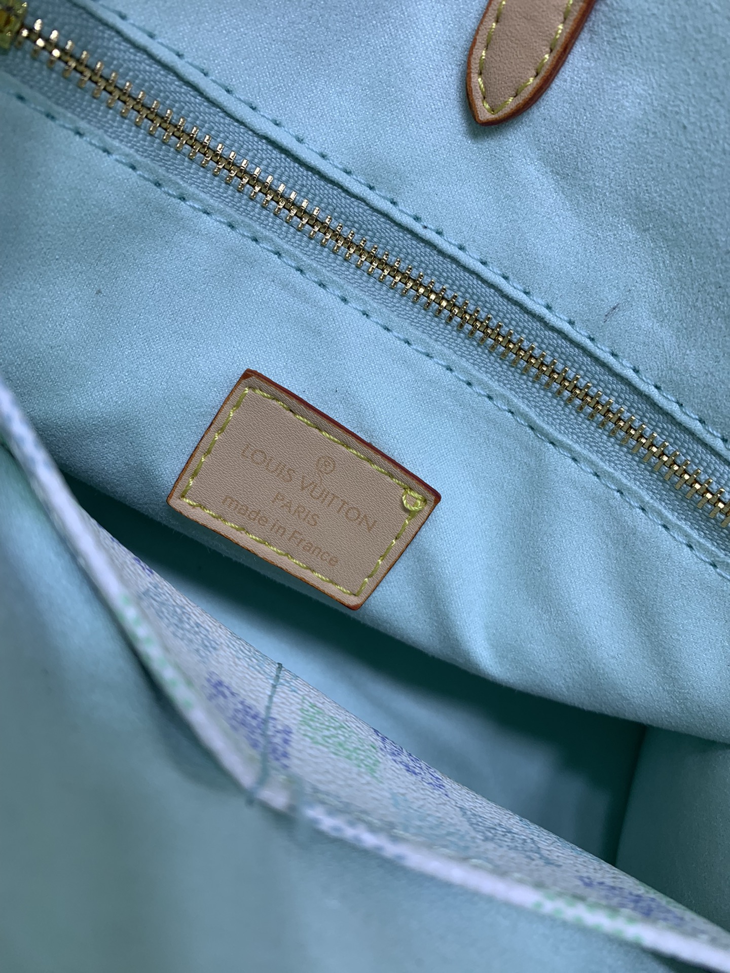 Louis Vuitton M46373 OnTheGo Shoulder Bags Size 25*19*11cm