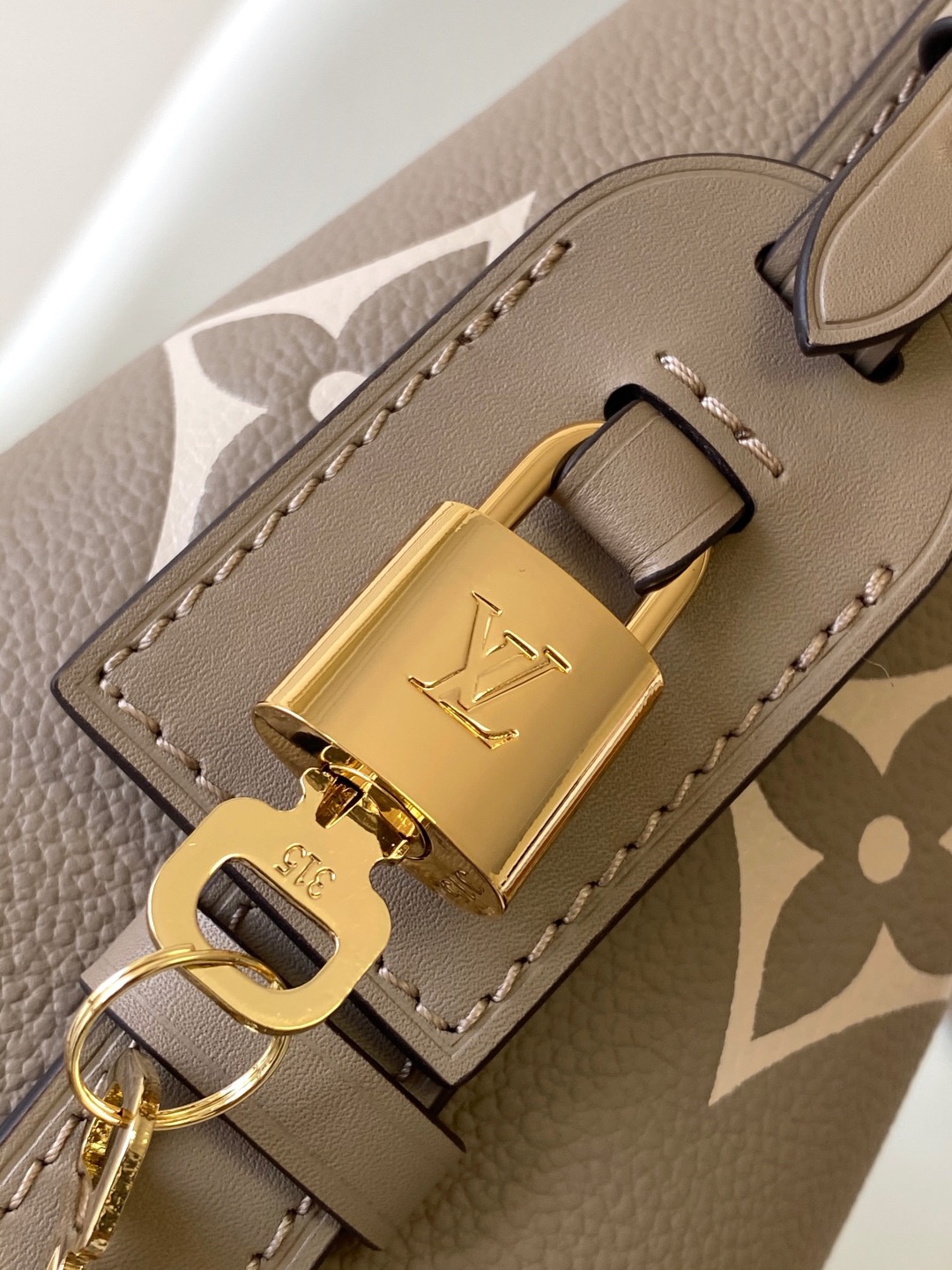 Louis Vuitton M13045 Women Shoulder Bags Size 16*18*12cm